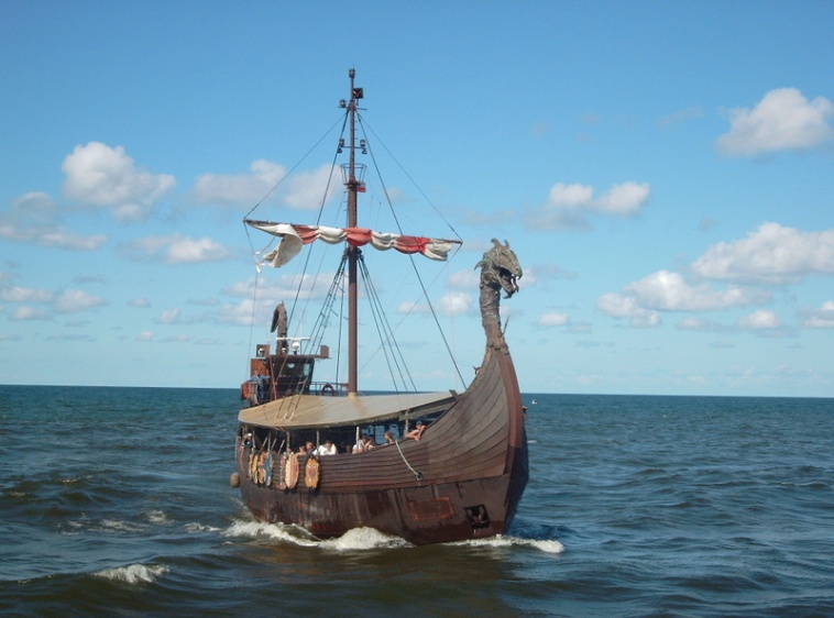 Rejsy po BałtykuGaleony - Viking III