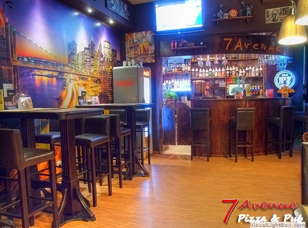 7 Avenue Pizza Pub